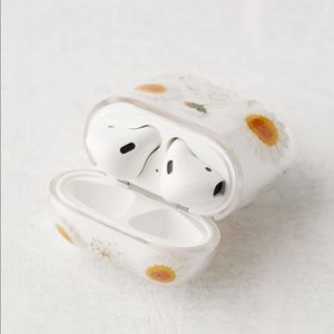 UO Daisies Airpod Case